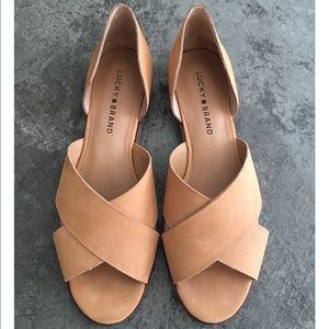 Lucky Brand Tan Leather Flats in Size US 9